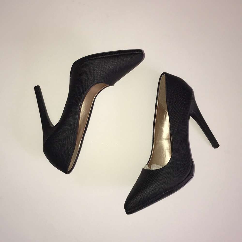 SOLD!! Charlotte Russe Black Pumps